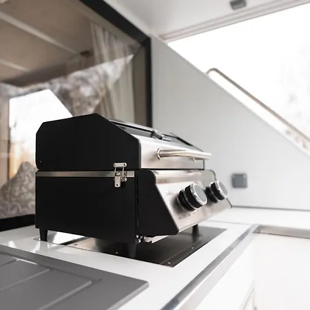 Deine Schwimmende Auszeit Auf Dem Wasser -festlieger Hausboot Tobago Dömitz