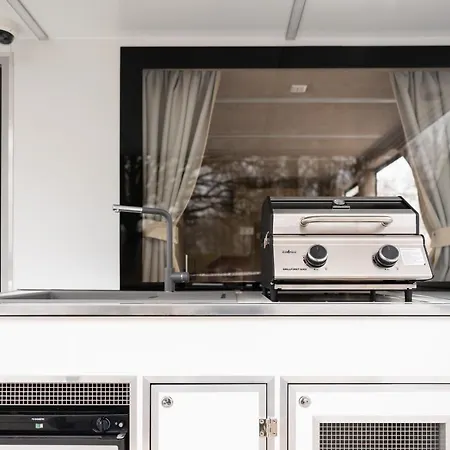 Botel Deine Schwimmende Auszeit Auf Dem Wasser -festlieger Hausboot Tobago *
