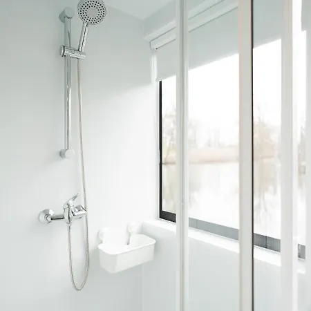 Botel Deine Schwimmende Auszeit Auf Dem Wasser -festlieger Hausboot Tobago *