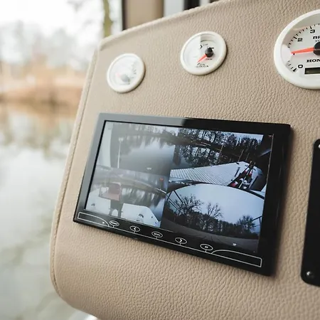 Deine Schwimmende Auszeit Auf Dem Wasser -festlieger Hausboot Tobago Botel Dömitz
